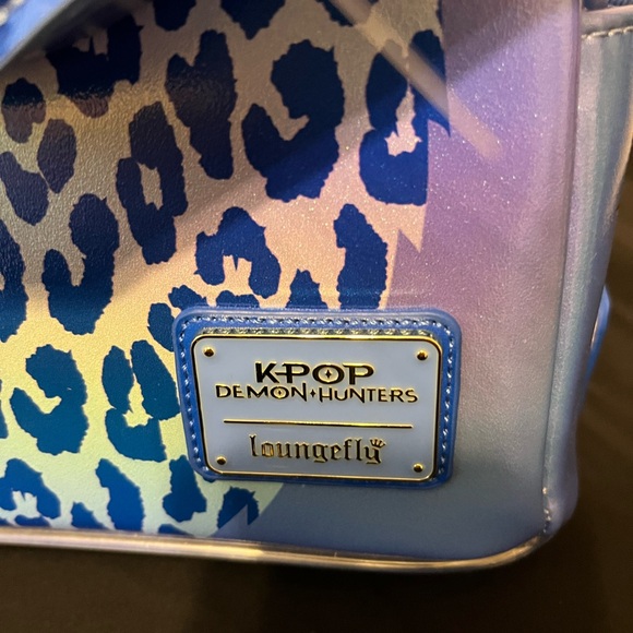 Loungefly Holographic Blue and Purple K-POP DEMOM HUNTERS DERPY TIGER!!! - Picture 3 of 10